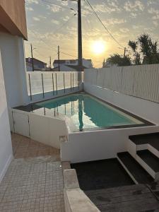 Swimmingpoolen hos eller tæt på House with pool and 4 bedrooms