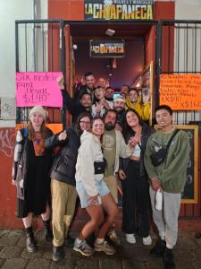 Oaspeți care stau la La Fortaleza Hostel