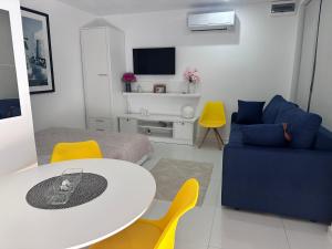 Afbeelding uit fotogalerij van Oxygen studio in Jupiter +11 foto's