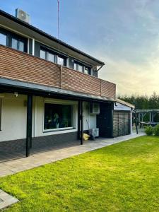 Tòa nhà nơi căn hộ tọa lạc