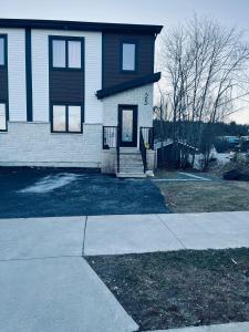 Bangunan di mana terletaknya rumah percutian