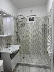 Et badeværelse på NAPO HOTEL სასტუმრო ნაპო