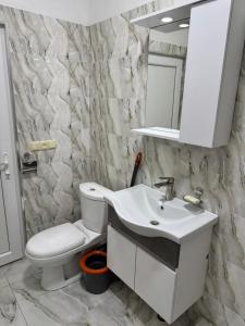 Et badeværelse på NAPO HOTEL სასტუმრო ნაპო