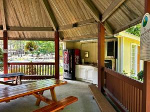 Fotografie z fotogalerie ubytování Attitash Studio 5min to Storyland Pools v destinaci Rogers Crossing