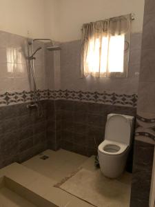 Phòng tắm tại Keur Antou