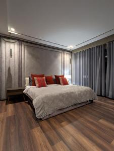 Postel nebo postele na pokoji v ubytování Villa 4-Bedroom with Private Pool & Rooftop Sea View in Tamaris