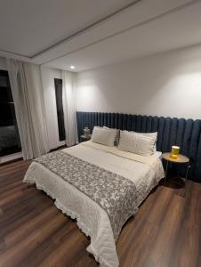 Postel nebo postele na pokoji v ubytování Villa 4-Bedroom with Private Pool & Rooftop Sea View in Tamaris + 28 fotografií