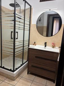 Et badeværelse på Un Rincón en Alcalá + 6 billeder