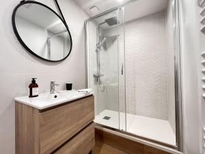 Et badeværelse på Paris 21 - Studio charmant proche du centre-ville