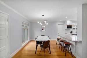 Kuchyň nebo kuchyňský kout v ubytování Marbella Lane Impeccable 3BR Delightful Escape + 29 fotografií