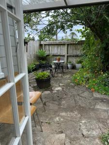 O grădină în afara The Smithy