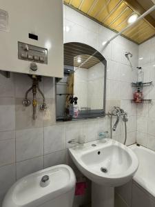 Koupelna v ubytování Воскресенская 12- 2 кв Евро Центр