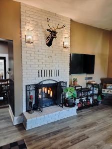 Et tv og/eller underholdning på The Dove Room at Stag and Sparrow