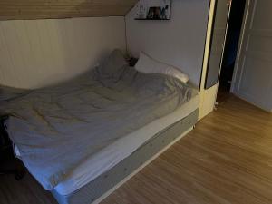 Postel nebo postele na pokoji v ubytování Bolig sentralt på Røros