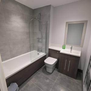 Koupelna v ubytování Melbourne House Apartment Near Train Station!