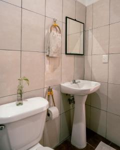 Et badeværelse på Private room with king size bed