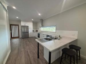 Billede fra billedgalleriet på Welshpool - Port Welshpool Retreat - Family Group Friendly - Sleeps up to 6 - Boaters Retreat - All Accessible i Welshpool