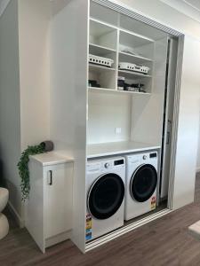 Billede fra billedgalleriet på Welshpool - Port Welshpool Retreat - Family Group Friendly - Sleeps up to 6 - Boaters Retreat - All Accessible i Welshpool + 6 billeder