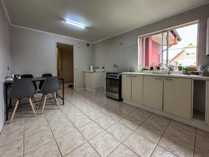 Køkken eller tekøkken på Casa dos habitaciones en Valdivia + 7 billeder