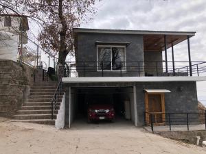 Το κτήριο όπου στεγάζεται  το διαμέρισμα +13 φωτογραφίες