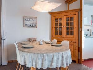 Kuchyň nebo kuchyňský kout v ubytování Appartement ski aux pieds Val Thorens - 6 pers, central et pratique - FR-1-637-92