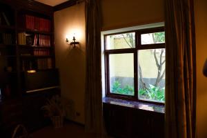 The library in the country house