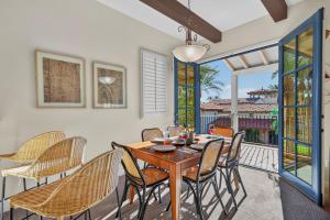 En balkon eller terrasse på LV217 Superb 2 Bedroom Overlooking the Lap Pool