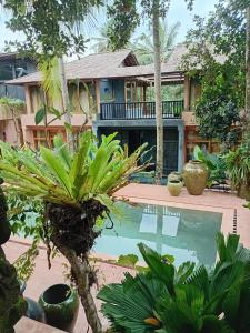 una casa con piscina nel cortile di Moon Gang ad Ubud Altre 12 foto