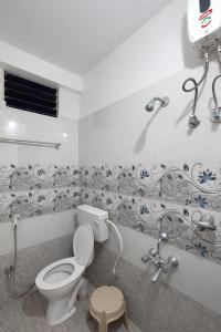 Koupelna v ubytování Jagdish Executive Sea Beach Hotel - Lift And Parking Facility- Fully Air Conditioning Room - Best Service - Top Rated Hotel