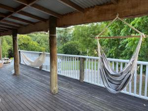 Balkón nebo terasa v ubytování Lovely rural 3 bedroom home near the Kahurangi NP