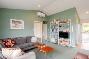 TV a/nebo společenská místnost v ubytování Sea View Batch