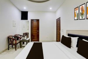 Χώρος καθιστικού στο Hotel O Lohgarh Road Zirakpur Formerly JB Plaza