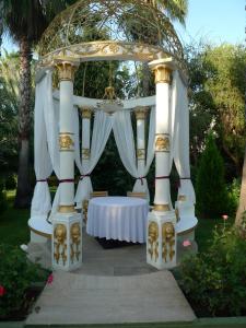 Ein Garten an der Unterkunft Botanik Hotel