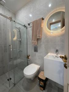 Koupelna v ubytování Luxury Collection Hotel + 21 fotografií