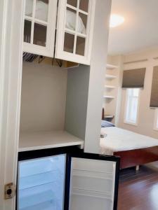 Katil atau katil-katil dalam bilik di Warm Centre Downtown Toronto +26 gambar