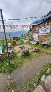 Naturlandskabet i nærheden af campingpladsen