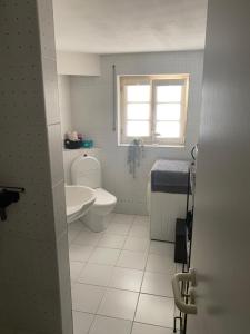 Et badeværelse på Zur Klapperburg + 21 billeder