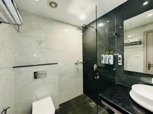 Koupelna v ubytování Soni Arena Hotel + 33 fotografií