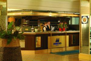 
The lounge or bar area at Maritim Hotel Würzburg
