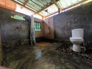 Koupelna v ubytování Farmstay Manangel