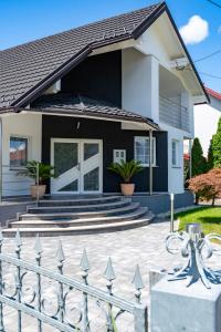 Bygningen som villaen ligger i