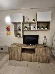 Μια τηλεόραση ή/και κέντρο ψυχαγωγίας στο Alice Apartments