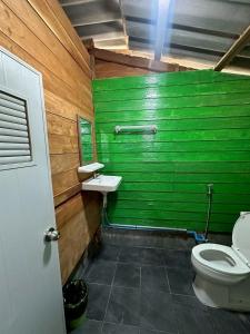 Phòng tắm tại The Sunset View Lanta +40 ảnh