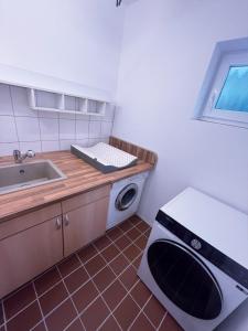 Fotografie z fotogalerie ubytování House with garden & private parking in Cologne v Kolíně + 14 fotografií