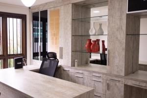 Et opholdsområde på Casa nos Ingleses com piscina e jacuzzi + 68 billeder