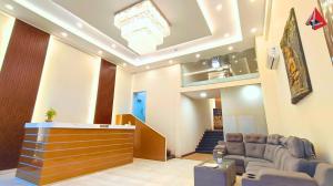 Χώρος καθιστικού στο Ayansh Klyde Inn, Lucknow +87 φωτογραφίες