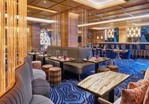 Khu vực ghế ngồi tại Downtown Aspen Luxury 2 Bedroom Residence