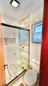 Et badeværelse på Alto Loft Geribá