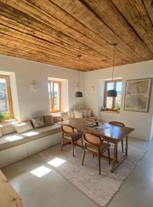 Χώρος καθιστικού στο kremsoase