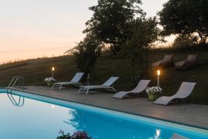 Swimmingpoolen hos eller tæt på Panoramic villa with pool-COLLINABLU ROOMS